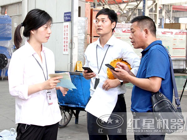 红星人员为用户选型指导现场 红星人员为用户选型指导现场
